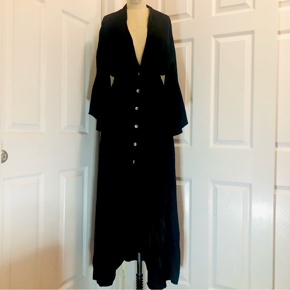 Bell sleeve dress/duster.